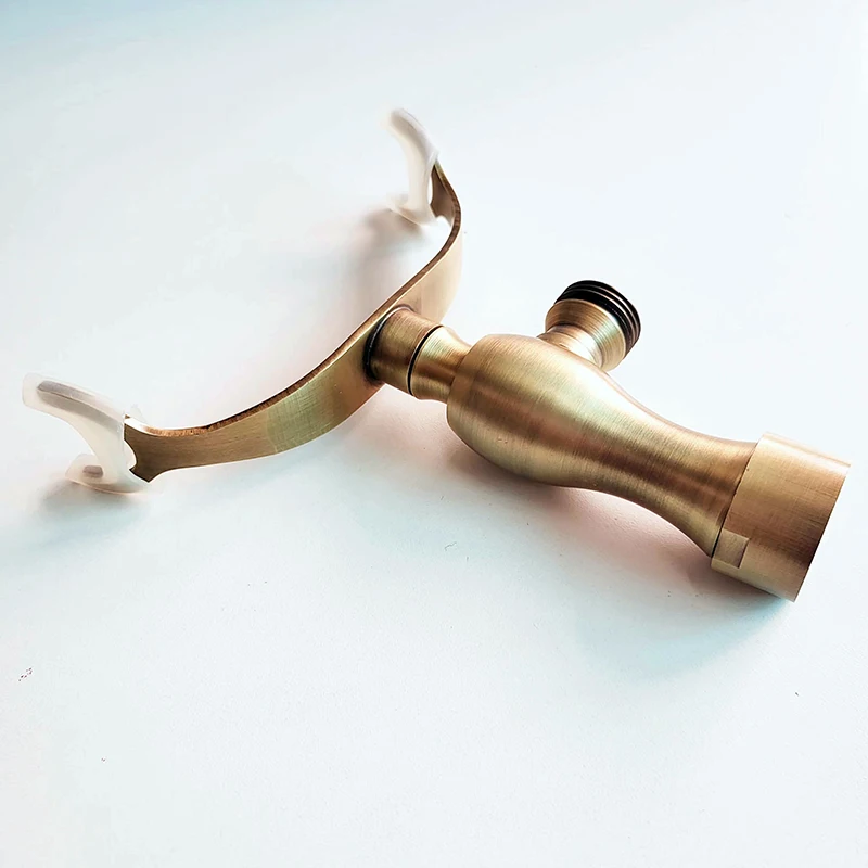 튼튼한 황동 소재로 제작된 앤티크 스타일의 벽걸이형 샤 - Antique Brass Hook 리뷰 및 가격